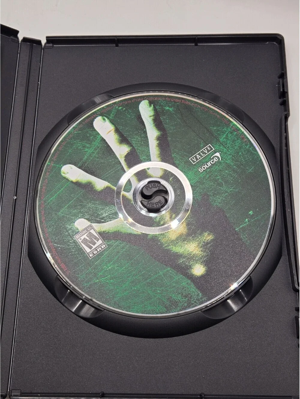 Left 4 Dead PC DVD-ROM Game Survival Horror Valve 2003 Zombie Apocalypse w/ Key